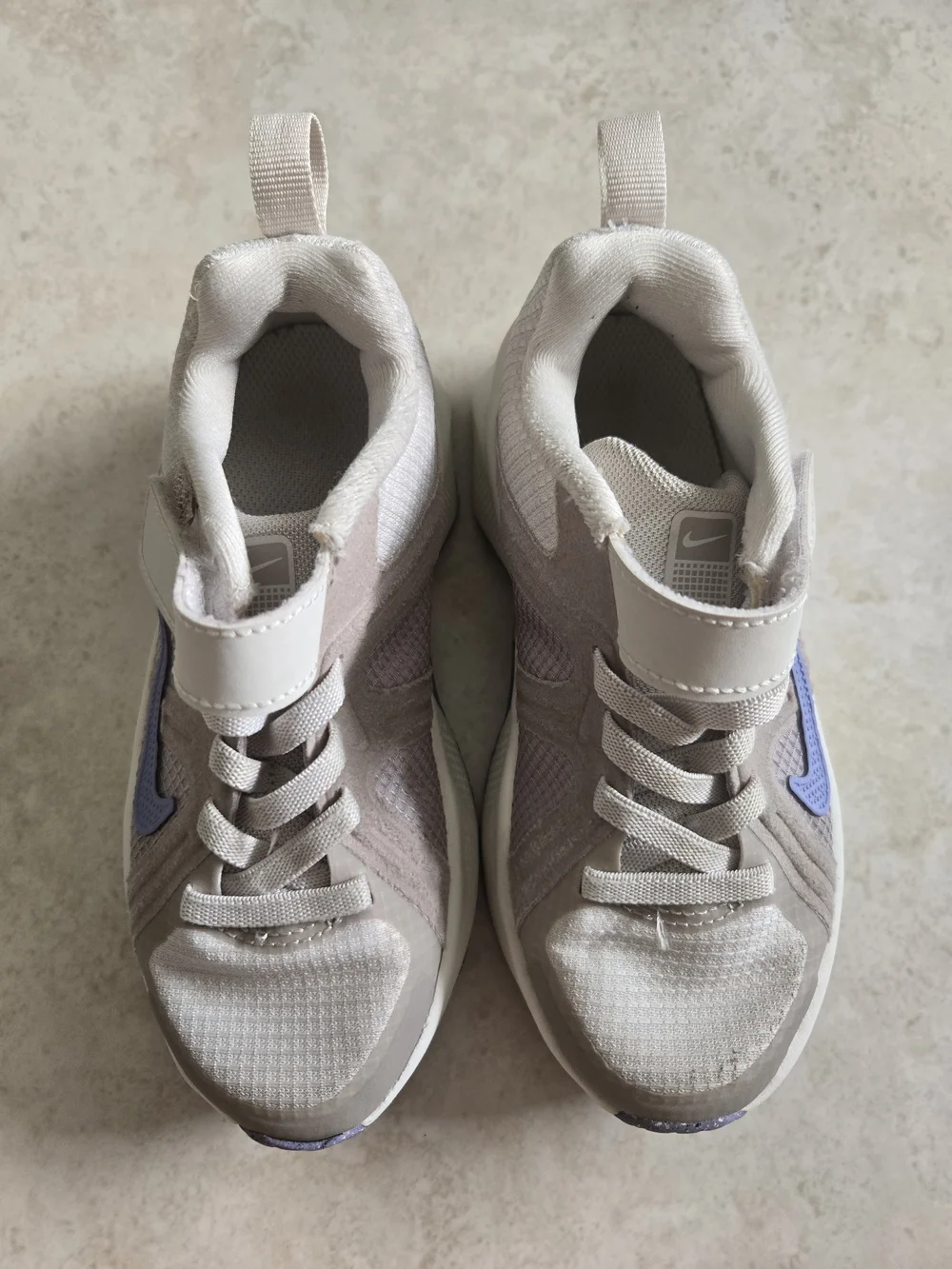 Nike metro tek Kids off white Sneakers with Lavender Swoosh Size 11c Toddler